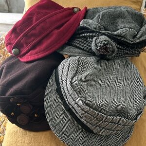 Newsboy Slouchy Caps😍 4 pieces♥️